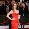 Jessica Chastain escolhe vestido vermelho tomara que caia para a cerimônia do SAG Awards 2013