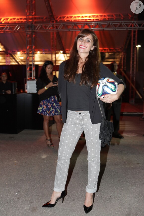 Giovanna Antonelli prestigia festival de cinema Vivo Open Air em noite de abertura nesta quarta-feira, 14 de maio de 2014, no Rio de Janeiro