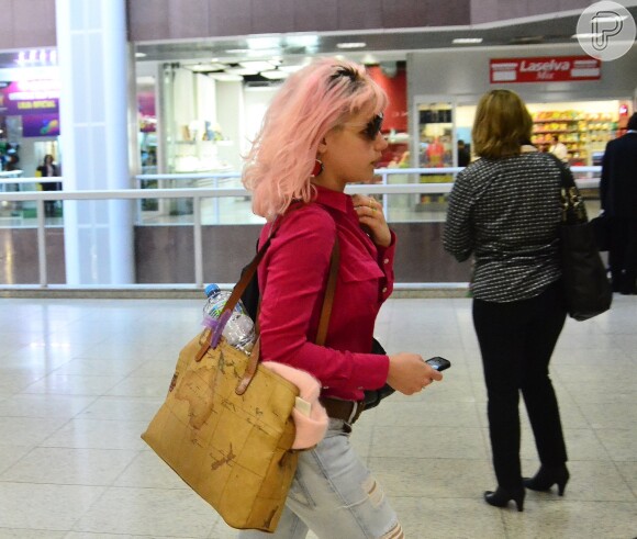 Na época da caracterização, bruna Linzmeyer contou ao site 'Gshow' que sempre quis pintar o cabelo de rosa