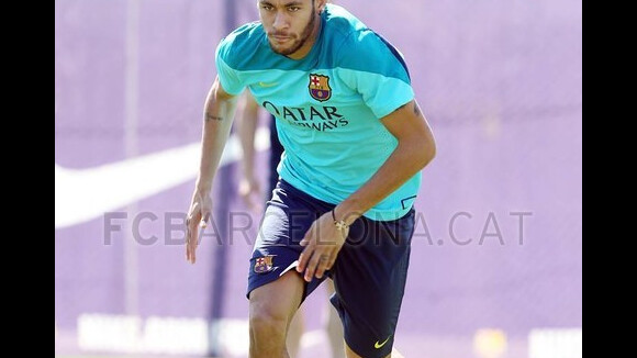 Neymar retoma os treinos no Barcelona após se recuperar de lesão no pé esquerdo