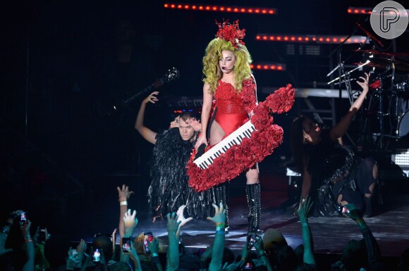 Com 'Bad Romance', Lady Gaga é a primeira mulher a ganhar um disco de diamante
