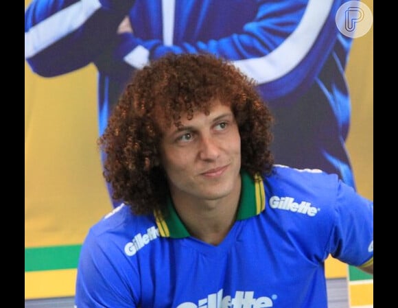 David Luiz. da seleção brasileira. vai a lançamento em São Paulo