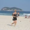 Christine Fernandes esteve na praia da Barra da Tijuca, Zona Oeste do Rio de Janeiro, nesta terça-feira, 20 de abril de 2014