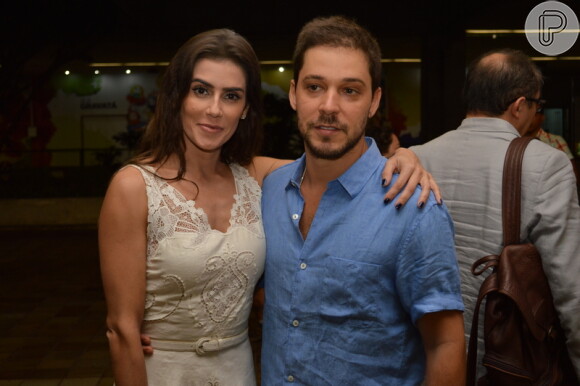 Deborah namora o ator Bruno Torres, com quem contracenou no filme 'A Estrada do Diabo'. O longa-metragem tem estreia marcada para o mês de setembro