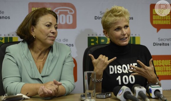 Além do compromisso na Câmara dos Deputados, Xuxa também aproveitou sua ida a Brasília para conhecer a Central de Atendimento do Disque Direitos Humanos, o Disque 100
