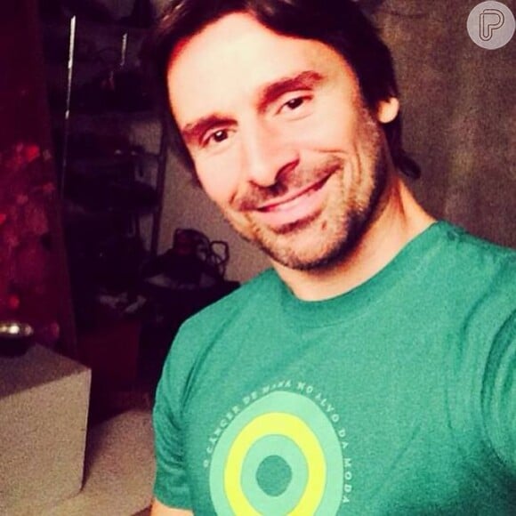 Murilo Rosa, assim como Gianecchini, também vestiu a camisa verde e amarela contra o câncer de mama  