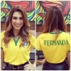 Fernanda Paes Leme, declarada apaixonada por futebol, personalizou a camisa do Brasil com seu nome