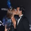 Marina Ruy Barbosa e o marido, Xande Negrão, trocaram beijos no Baile da Vogue