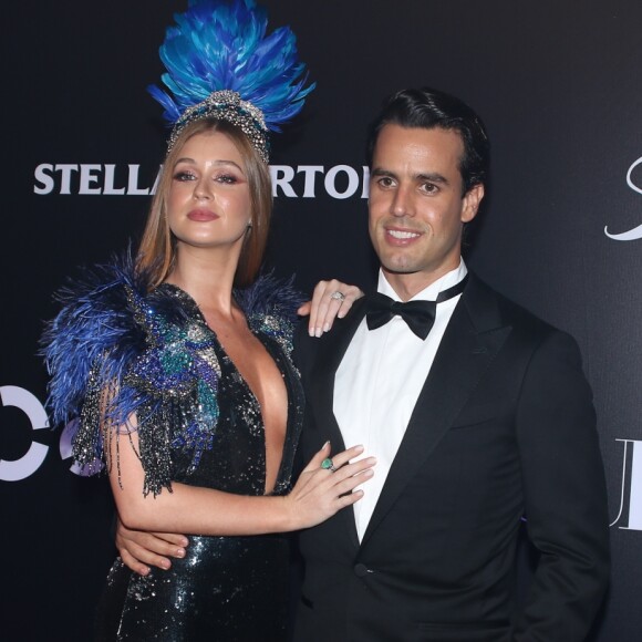 Marina Ruy Barbosa e Xande Negrão posaram para os fotógrafos no Baile da Vogue