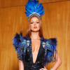 Marina Ruy Barbosa usou uma fantasia que representava o pássaro azul no baile da Vogue 
