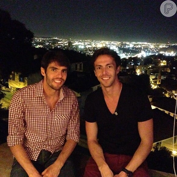 O jogador Kaká esteve com o irmão, Rodrigo, no Rio de Janeiro