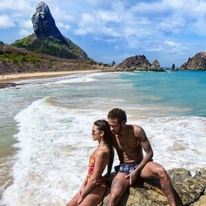 Bruna Marquezine e Neymar passaram a virada do ano juntos em Fernando de Noronha