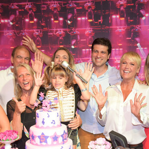 Xuxa e sua família no aniversário de 5 anos de Valentina