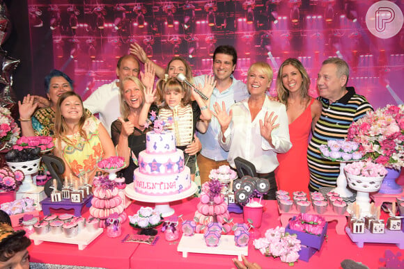 Xuxa e sua família no aniversário de 5 anos de Valentina