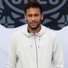 Neymar afastou os rumores de que sua mãe, Nadine Gonçalves, não teria aprovado namoro dele com Bruna Marquezine