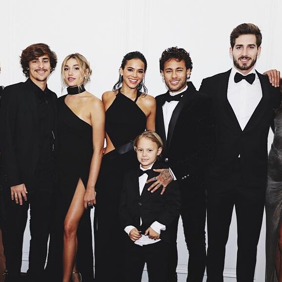 Neymar reuniu famosos em sua festa de aniversário de 26 anos