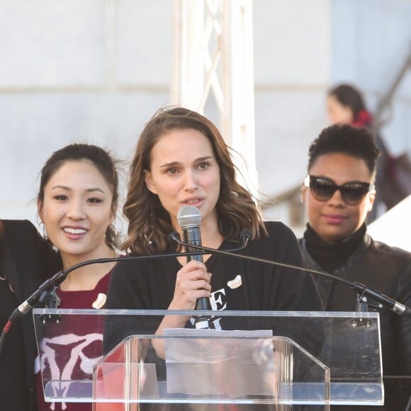 Durante a marcha pelas mulheres nos EUA, Natalie Portman disse que foi alvo de 'terrorismo sexual' aos 13 anos