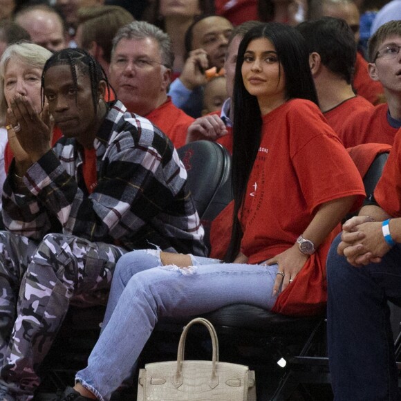 Kylie Jenner manteve a gravidez, fruto de seu relacionamento com Travis Scott, em segredo até o parto