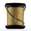 A bolsa spool minaudiere, em forma de carretel, pertence à grife francesa Chanel e é avaliada em $ 7.600, cerca de R$ 25 mil
