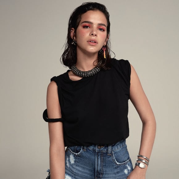 Bruna Marquezine sonha em morar no exterior em 10 anos para conhecer novas culturas: 'Por um tempo, mas o Brasil sempre vai ser meu lar'