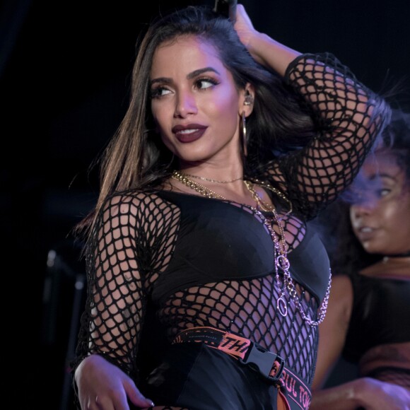 Óculos Dolce & Gabanna usado por Anitta também já foi usado por Rihanna