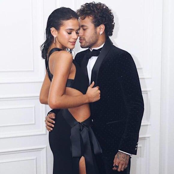 Bruna Marquezine comemorou aniversário de Neymar ao lado do jogador em Paris