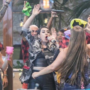 Naiara Azevedo comemorou a interação com os participantes: 'A energia da galera estava muito massa, fora a magia da casa e o Brasil inteiro assistindo'
