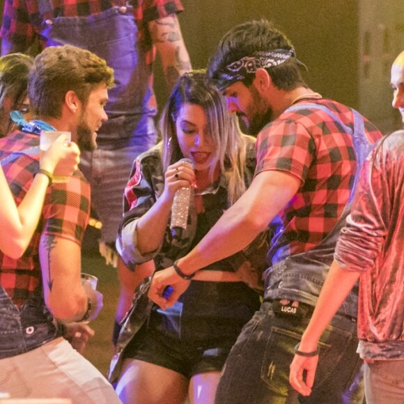 'A brincadeira que fiz com o Lucas foi muito saudável, nada que tenha sido demais', afirmou Naiara Azevedo sobre seu comentário para Lucas