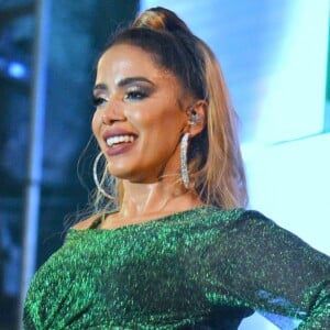 Anitta detalhou manutenção de preenchimento labial: 'Comecei a aplicar o retoque de seis em seis meses. Só notaram depois de mais de um ano que usava a técnica'