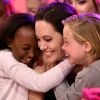 Angelina Jolie falou da edução das filhas para a revista 'Elle'