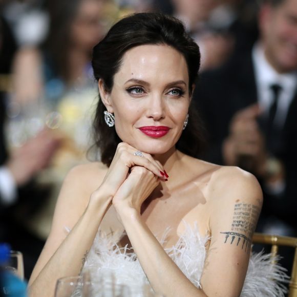 'Brad e Angie estão bem, trabalhando para que ele possa estar com as crianças, que são seu tesouro', explicou uma fonte