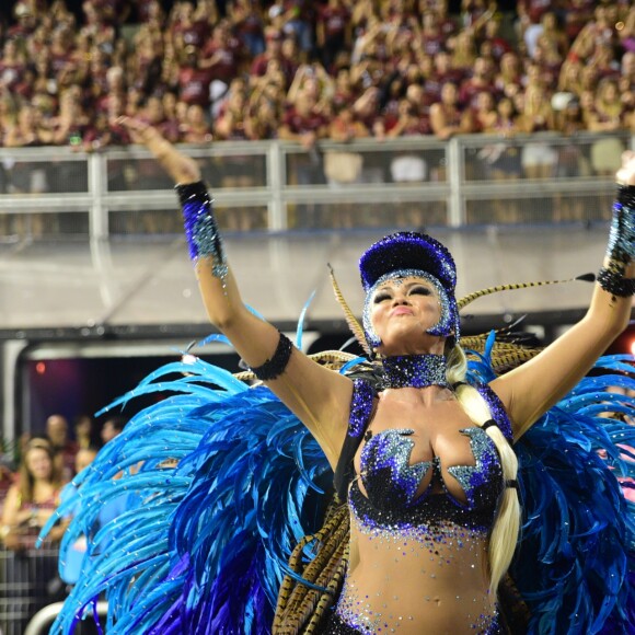 Ellen Rocche vira policial como rainha da Rosas de Ouro: 'Carnaval não é holofote'