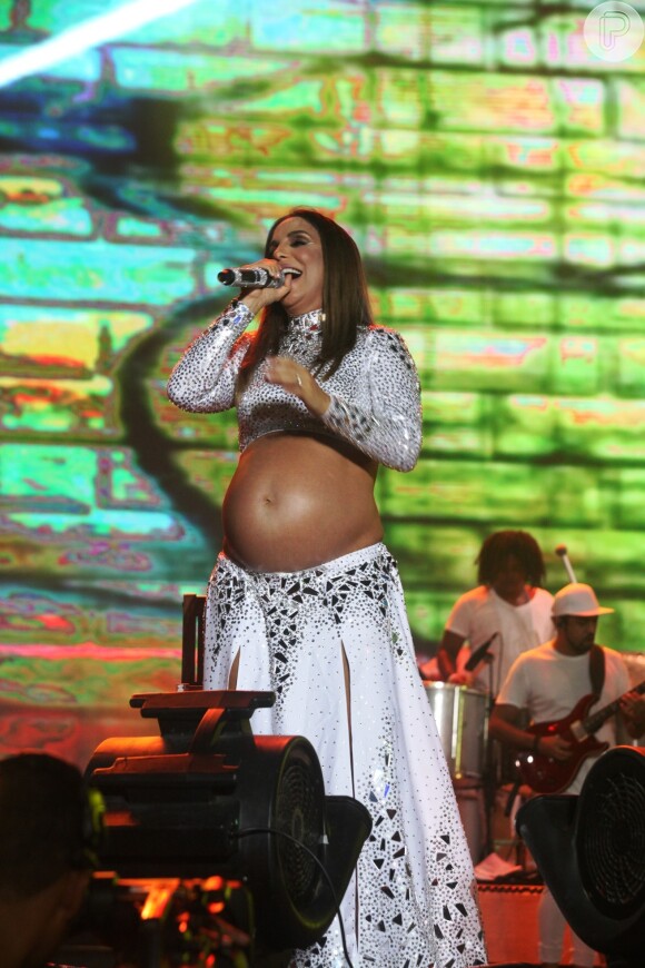 Segundo Luciana Vieira Lopes, médica de Ivete Sangalo, a cantora estava de 36 semanas quando sentiu contrações na noite de sexta-feira, precisando antecipar a ida a maternidade que estava marcado para o dia 22 de fevereiro