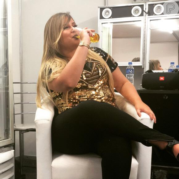 Marília Mendonça respondeu comentário sobre mulher beber: 'Feio é quando não bebe'