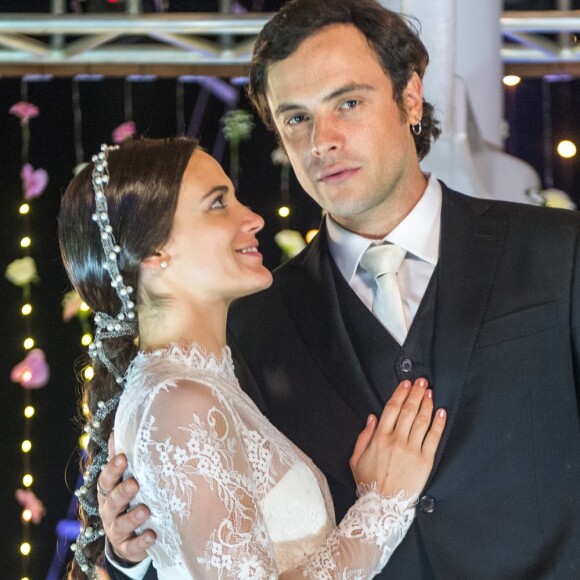 Bianca Bin e Sergio Guizé vivem Clara e Gael em 'O Outro lado do Paraíso'
