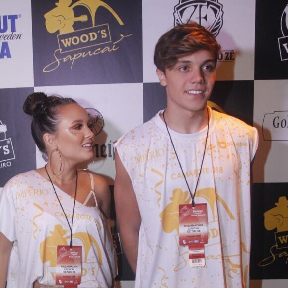 Larissa Manoela é namorada de Leo Cidade
