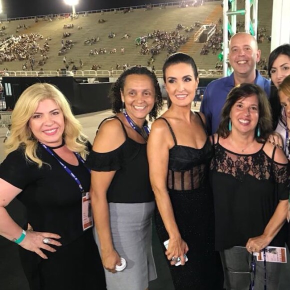 Fátima Bernardes ganhou um pedido inusitado de casamento de um folião na Sapucaí