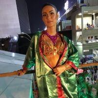 Thaila Ayala toma injeção antes de desfile na Grande Rio: 'Sinusite e amidalite'