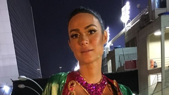 Thaila Ayala toma injeção antes de desfile na Grande Rio: 'Sinusite e amidalite'