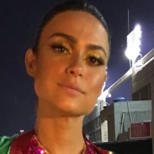 Thaila Ayala recorreu a injeção para desfilar na Grande Rio na madrugada desta segunda-feira, 12 de fevereiro de 2017