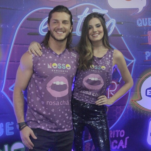 A estilista Lethicia Bronstein foi escolhida para confeccionar o vestido de noiva de Camila Queiroz