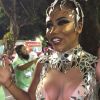 Carnaval sem ostentação! Evelyn Bastos, da Mangueira, usa vidro em fantasia. 'Menos de R$ 1 mil'