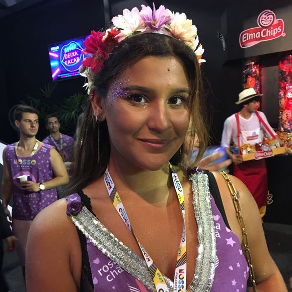 Solteira, Giulia Costa não dispensa beijar no Carnaval: 'Se achar bonito está valendo, desde que você se proteja está valendo'