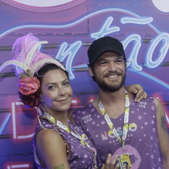 Fabiula Nascimento comemora o segundo Carnaval ao lado de Emilio Dantas: 'A gente se conheceu um pouco antes do Carnaval, estamos juntos há cerca de 1 ano e 3 meses, esse é o nosso segundo Carnaval. Estamos curtindo. 