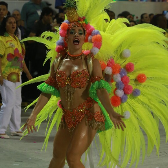 'É o dia que você come mais, que você pode comer chocolate. Hoje é o dia que está liberado', disse Monique Alfradique