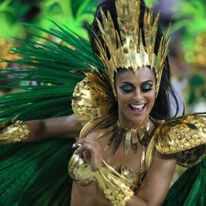 'Dá um nervosismo, uma ansiedade. Mas acima de tudo eu tô muito alegre, muito feliz de estar aqui', afirmou Juliana Paes