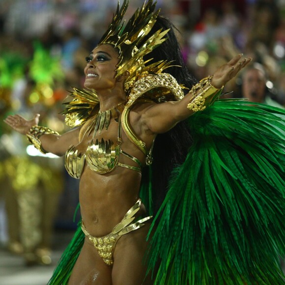 Juliana Paes voltou ao cargo de rainha de bateria após 10 anos