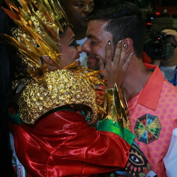 Carlos Eduardo Baptista, marido de Juliana Paes, aprovou a fantasia da atriz no desfile da Grande Rio