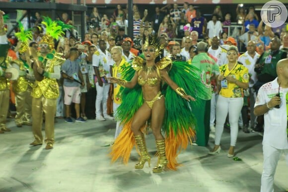 Juliana Paes mostrou samba no pé no desfile da Grande Rio