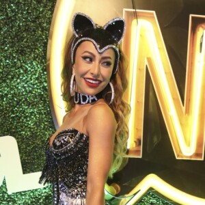 Sabrina Sato diz ao Purepeople: 'Homenageei a Isabelita dos Patins (personagem do argentino Jorge Omar Iglesias), a Luiza Brunet, rainha eterna, em várias fotos a Pinah, que é um ícone do carnaval (passista da Beija-Flor) e, agora, a rainha Luma'